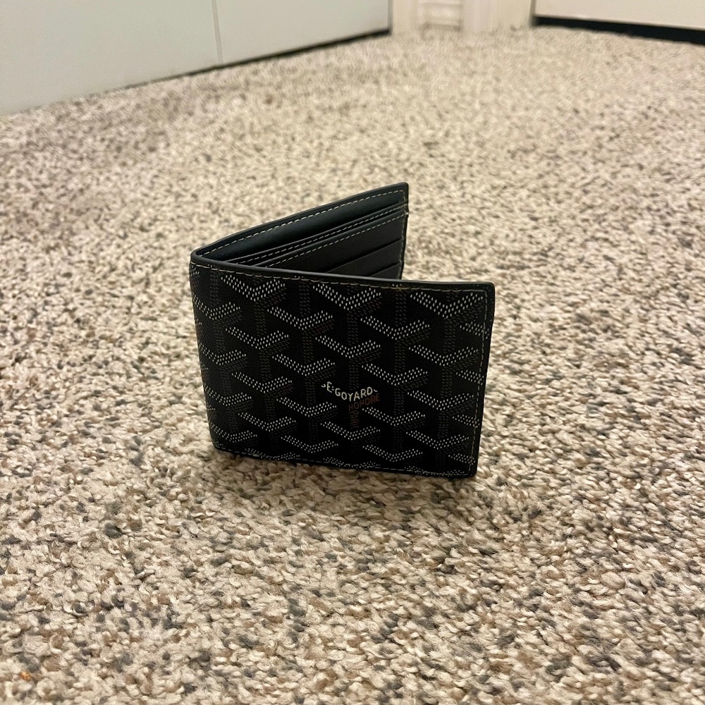 Men’s Goyard wallet